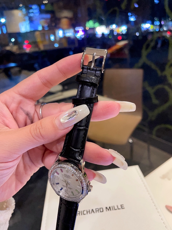 ブランド時計全体デザイン